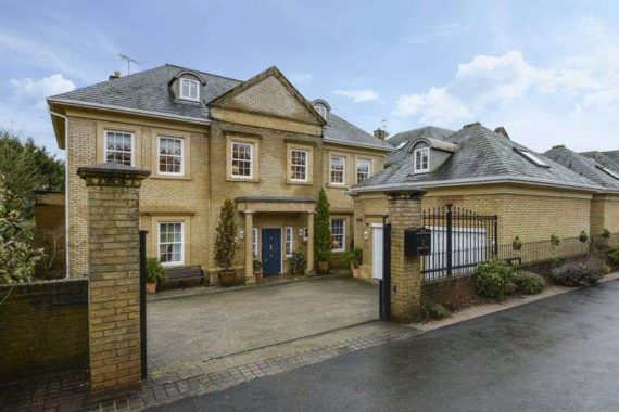 5 Bedroom Detached